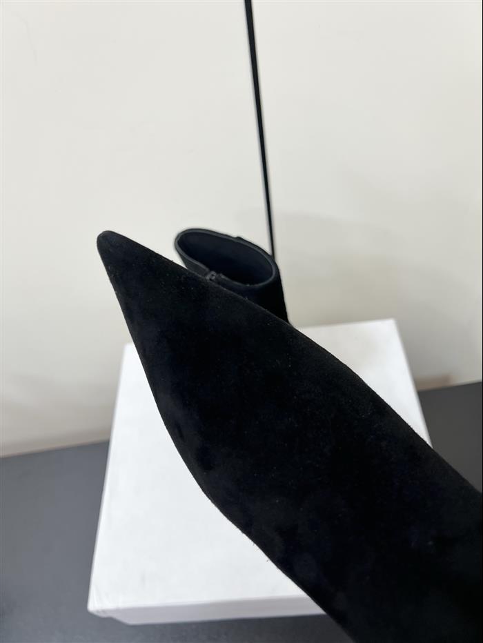 20251128174314950 370